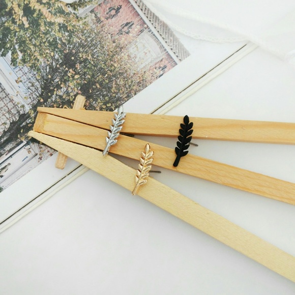 Last Pair⚡️leaves stud earrings - Picture 2 of 7